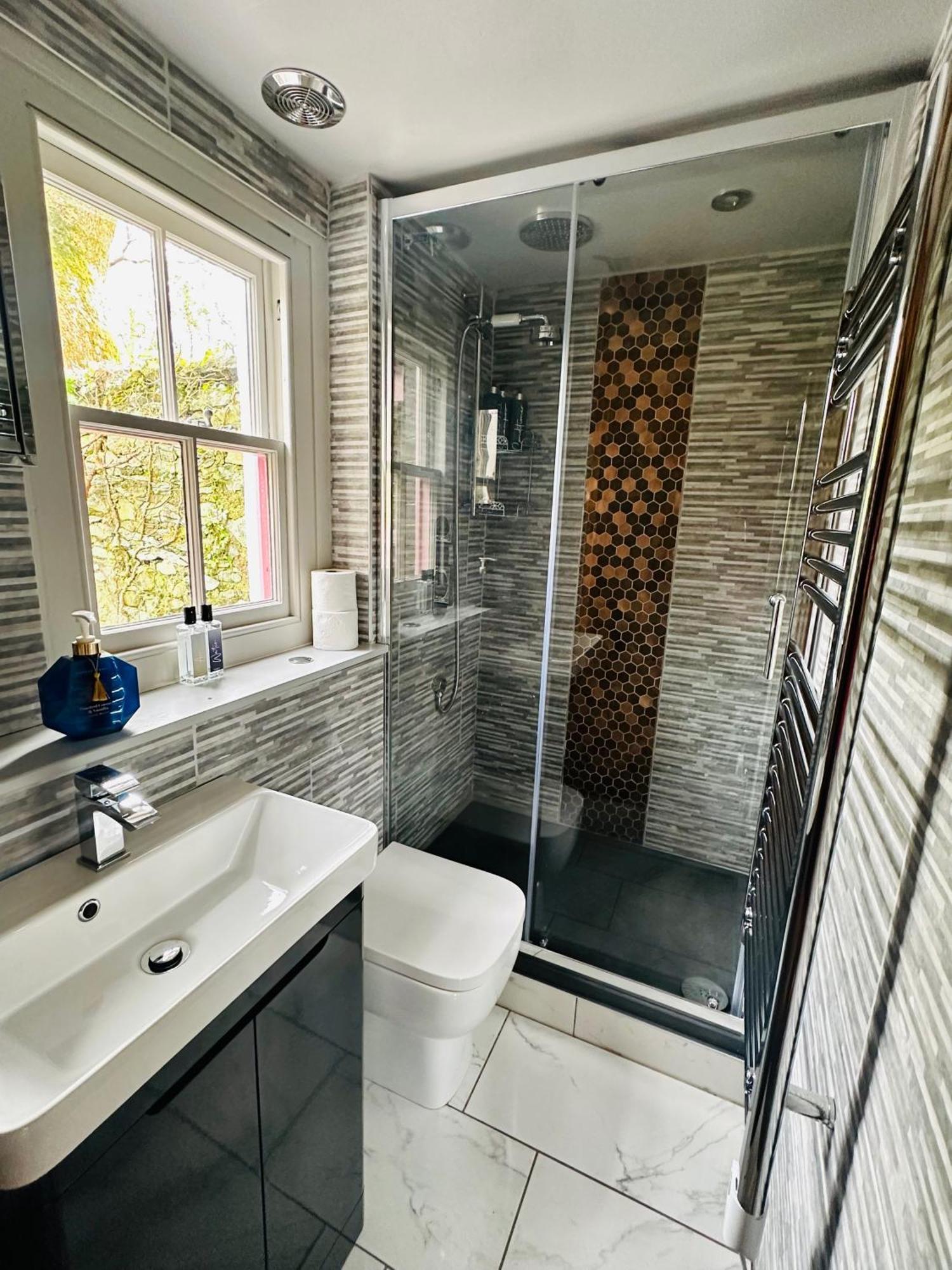 Holiday home Tiny Romantic Retreat With Hot Tub On A Country Estate Near Cardigan Bay In Eryri Snowdonia Llanbedr (Gwynedd)